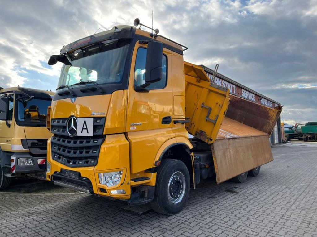 Mercedes-Benz Arocs 2663 6x4 3-Achs Kipper Meiller Bordmatik - Kallurauto: pilt 1 Mercedes-Benz Arocs 2663 6x4 3-Achs Kipper Meiller Bordmatik - Kallurauto: pilt 1