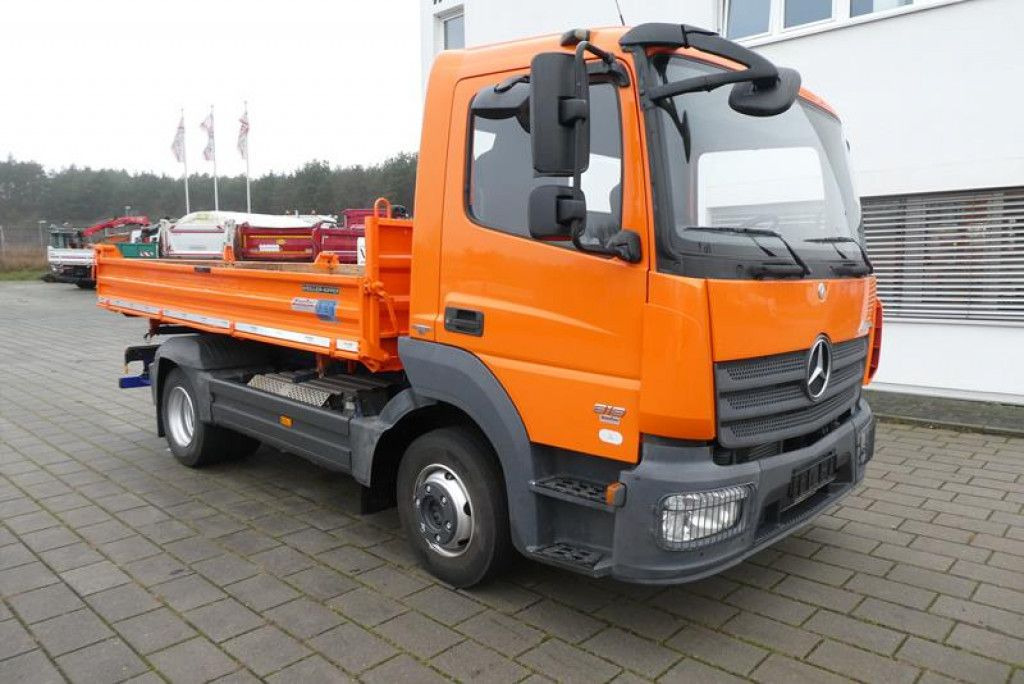 Mercedes-Benz Atego 818 K 2-Achs Kipper Schalter - Tarbesõiduk kallur: pilt 2 Mercedes-Benz Atego 818 K 2-Achs Kipper Schalter - Tarbesõiduk kallur: pilt 2