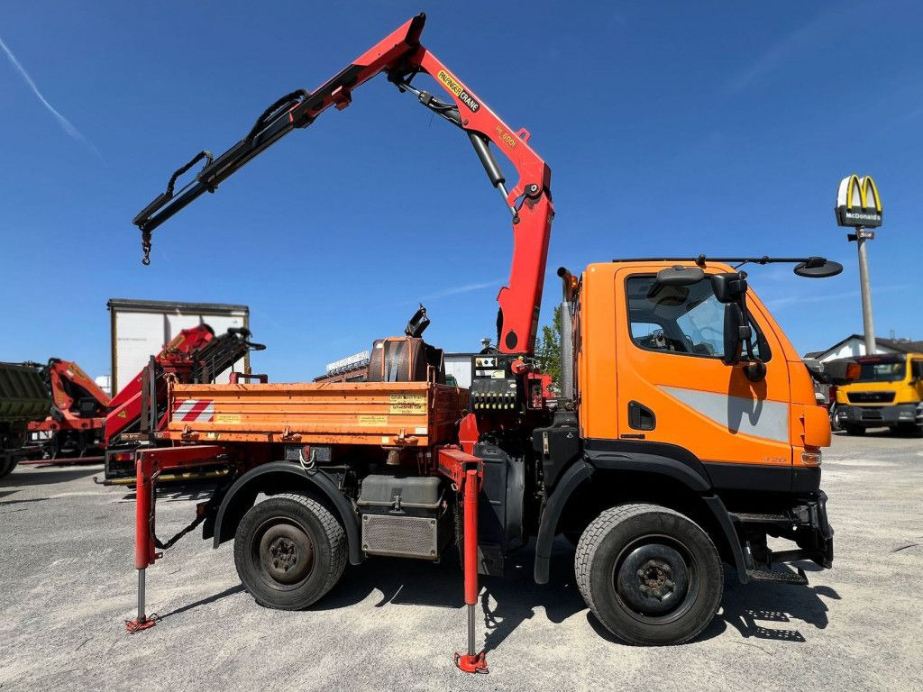 Mercedes-Benz Unimog U20 2-Achs Allradkipper Kran Palfinger Kr - Kallurauto, Kraanaga veoauto: pilt 3 Mercedes-Benz Unimog U20 2-Achs Allradkipper Kran Palfinger Kr - Kallurauto, Kraanaga veoauto: pilt 3