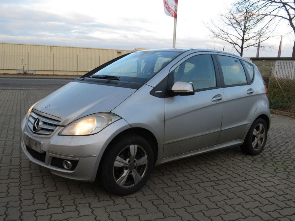 Mercedes-Benz A-Klasse 200 Avantgarde PKW - Veoauto: pilt 1 Mercedes-Benz A-Klasse 200 Avantgarde PKW - Veoauto: pilt 1