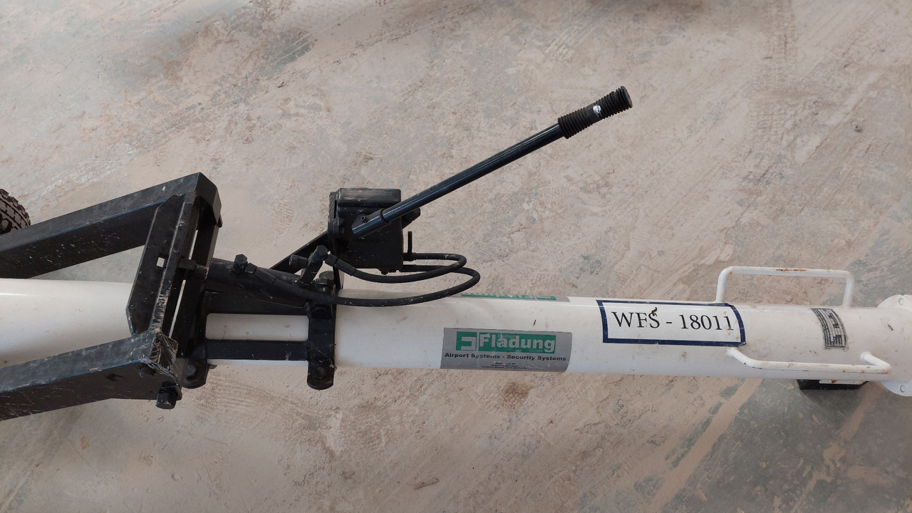 Towbar FSST F70/F100 Fladung - Õhusõidukite maapealsed teenindusseadmed: pilt 5 Towbar FSST F70/F100 Fladung - Õhusõidukite maapealsed teenindusseadmed: pilt 5