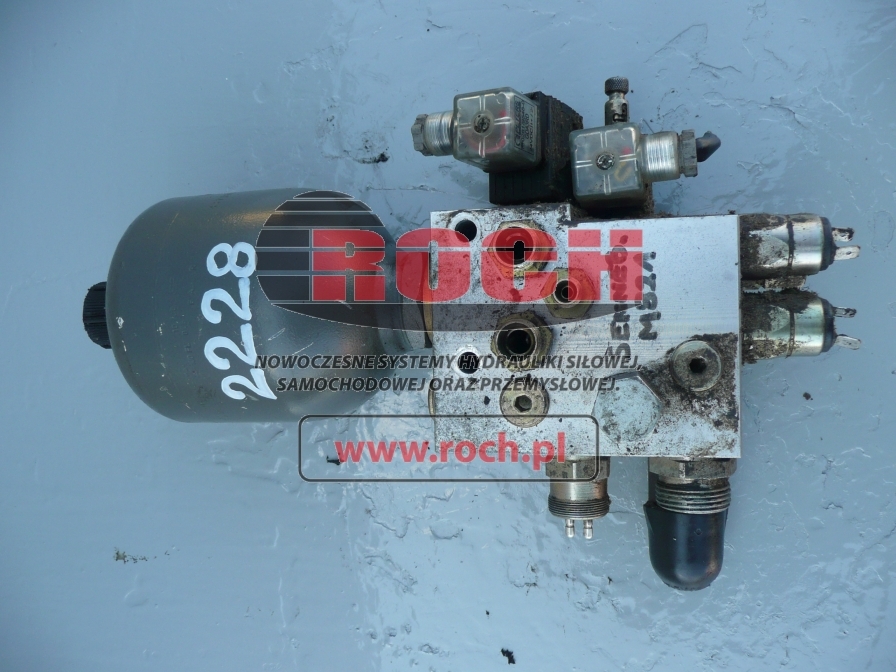 GIB2-ZF 2723021800 + 0281/9546-0 GDA3RD 24VDC + DBO-S6-K18/25 S0.124 + HYDROAKUMULATOR 0,7l - Hüdrauliline klapp - Jäätme-/ Tööstuslik käitleja: pilt 1 GIB2-ZF 2723021800 + 0281/9546-0 GDA3RD 24VDC + DBO-S6-K18/25 S0.124 + HYDROAKUMULATOR 0,7l - Hüdrauliline klapp - Jäätme-/ Tööstuslik käitleja: pilt 1