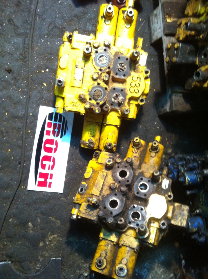 HYDRECO HAMWORTHY V1013DA83VS 6378100 - 2 SEKCYJNY + V1013DA83VS - Hüdrauliline klapp - Ehitusmasinad: pilt 1 HYDRECO HAMWORTHY V1013DA83VS 6378100 - 2 SEKCYJNY + V1013DA83VS - Hüdrauliline klapp - Ehitusmasinad: pilt 1