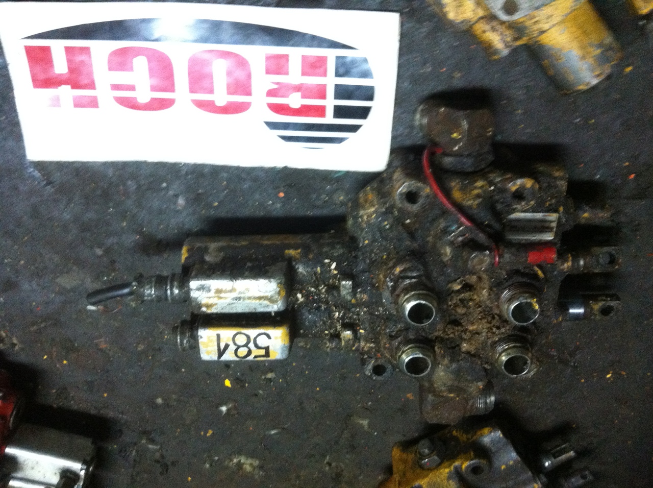 HYDRECO V46RF166A 2200 - 2 SEKCYJNY - Hüdrauliline klapp - Ehitusmasinad: pilt 1 HYDRECO V46RF166A 2200 - 2 SEKCYJNY - Hüdrauliline klapp - Ehitusmasinad: pilt 1