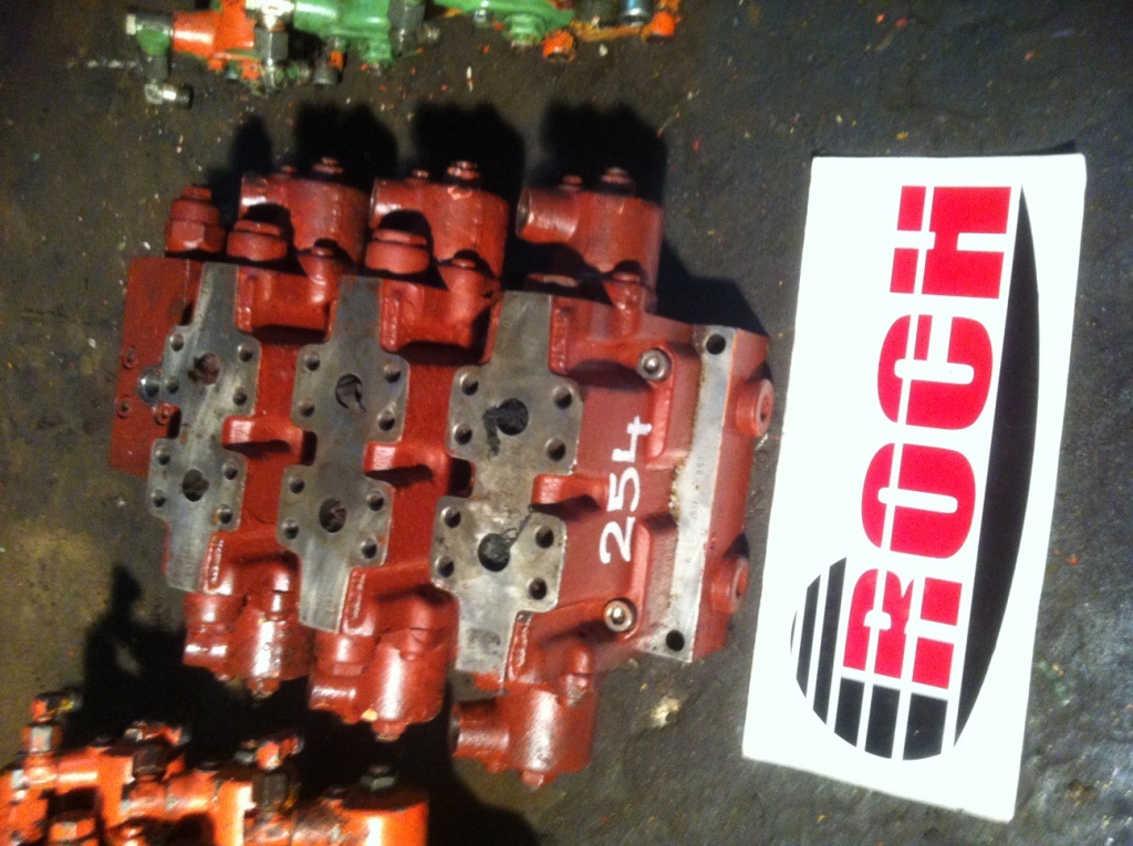 LINDE 668875070914 VW18 5640 + VW18 5656 - 3 SEKCYJNY - Hüdrauliline klapp - Ehitusmasinad: pilt 1 LINDE 668875070914 VW18 5640 + VW18 5656 - 3 SEKCYJNY - Hüdrauliline klapp - Ehitusmasinad: pilt 1