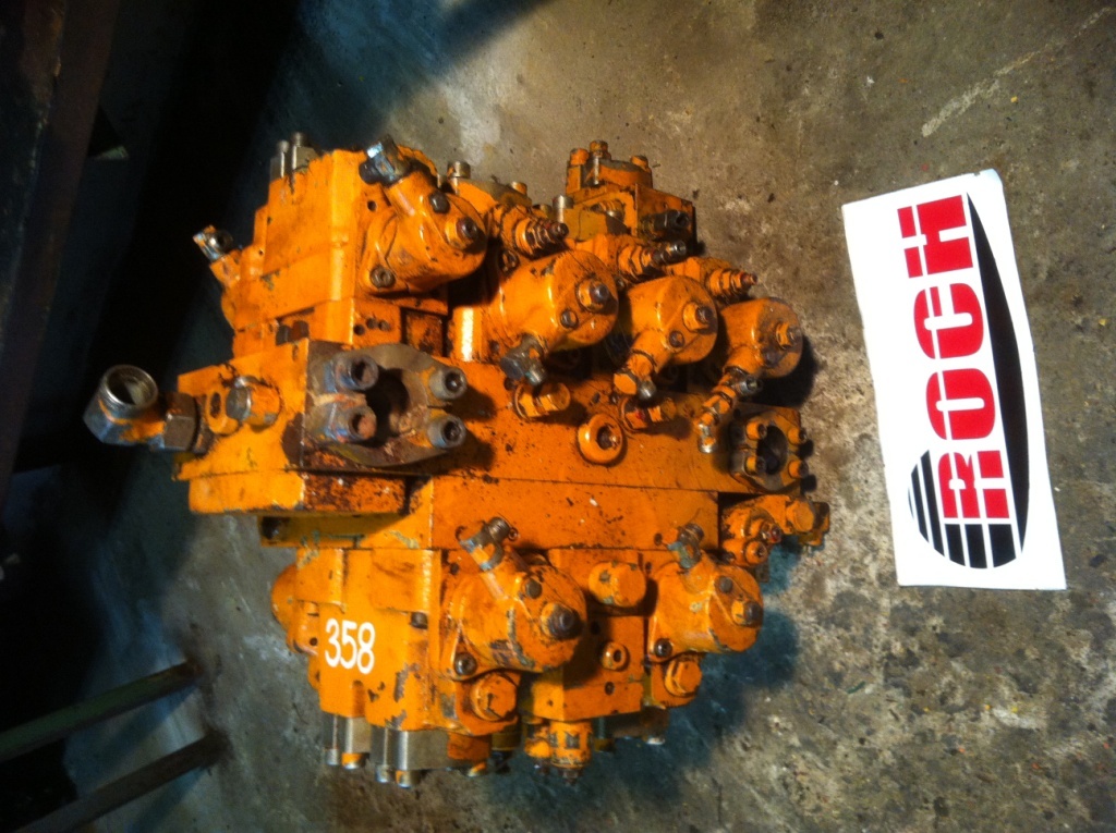 LINDE 669CO20388 7559 - 6 SEKCYJNY + 668C0226733 + 669C025629 + 669C025609 + 669C026644 + 669C026646 + 6610022603 - Hüdrauliline klapp - Ehitusmasinad: pilt 1 LINDE 669CO20388 7559 - 6 SEKCYJNY + 668C0226733 + 669C025629 + 669C025609 + 669C026644 + 669C026646 + 6610022603 - Hüdrauliline klapp - Ehitusmasinad: pilt 1