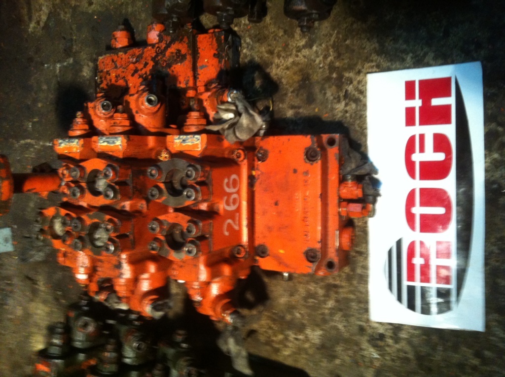LINDE VT4 7596 - 3 SEKCYJNY 668F03 6771 + 668F03 6770 + 668F03 6769 + 668 341 2705-12 2 6683412705-122 - Hüdrauliline klapp - Ehitusmasinad: pilt 1 LINDE VT4 7596 - 3 SEKCYJNY 668F03 6771 + 668F03 6770 + 668F03 6769 + 668 341 2705-12 2 6683412705-122 - Hüdrauliline klapp - Ehitusmasinad: pilt 1