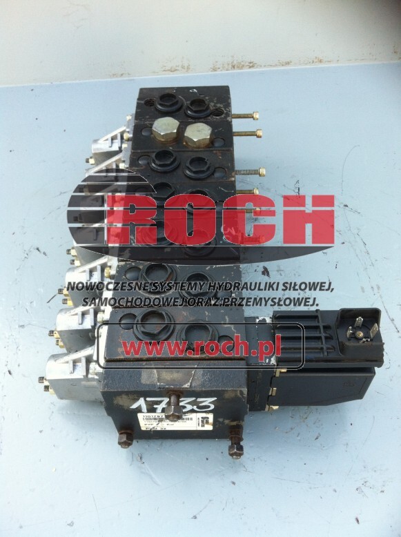 SAUER DANFOSS PVG32 11017977 11017977..2607D116756 - 7 SEKCYJNY 24VDC 157B4228 157B6203 - Hüdrauliline klapp - Purusti: pilt 1 SAUER DANFOSS PVG32 11017977 11017977..2607D116756 - 7 SEKCYJNY 24VDC 157B4228 157B6203 - Hüdrauliline klapp - Purusti: pilt 1
