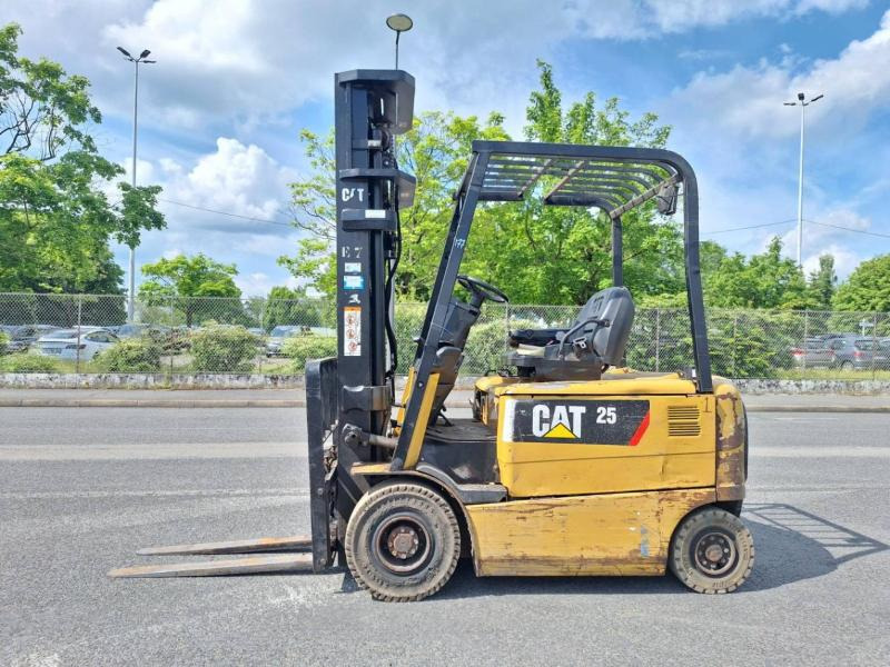 Caterpillar EP25KP - Elektritõstuk: pilt 2 Caterpillar EP25KP - Elektritõstuk: pilt 2