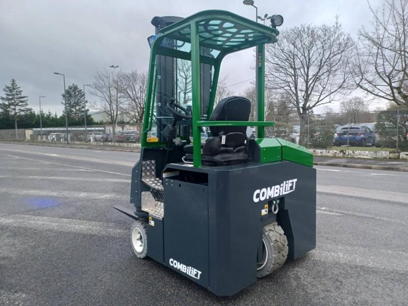 Combilift CBE3000 - 4-suunaline lükandmastiga tõstuk: pilt 4 Combilift CBE3000 - 4-suunaline lükandmastiga tõstuk: pilt 4