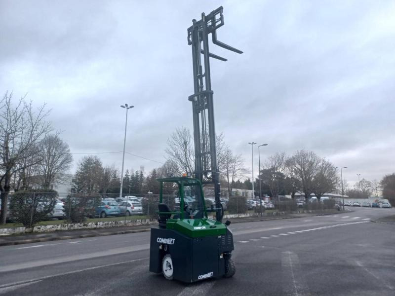 Combilift CBE3000 - 4-suunaline lükandmastiga tõstuk: pilt 2 Combilift CBE3000 - 4-suunaline lükandmastiga tõstuk: pilt 2