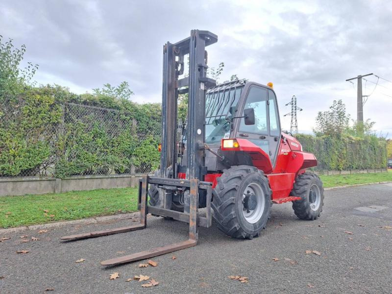 Manitou M26-4 T3B - Ebatasasel maastikul kohanduv kahveltõstuk: pilt 1 Manitou M26-4 T3B - Ebatasasel maastikul kohanduv kahveltõstuk: pilt 1
