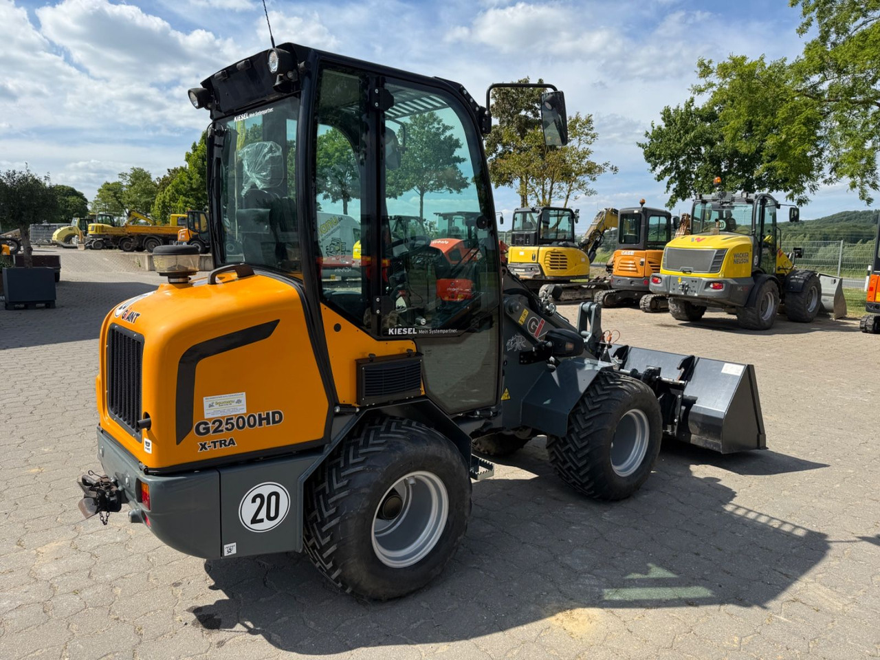 Giant G2500 HD X-TRA, Bj 20, SW, Schaufel, Gabel - Rataslaadur: pilt 4 Giant G2500 HD X-TRA, Bj 20, SW, Schaufel, Gabel - Rataslaadur: pilt 4