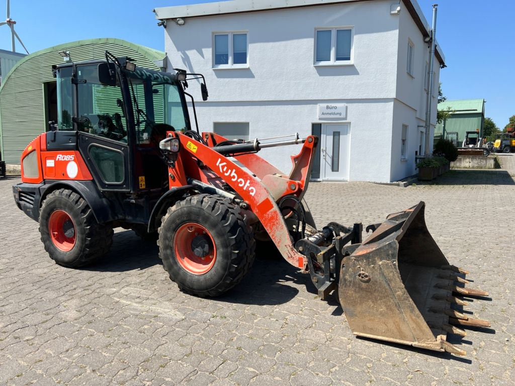 Kubota R 085, Bj 19, 1820 BH, SWE, Schaufel, Gabel - Rataslaadur: pilt 2 Kubota R 085, Bj 19, 1820 BH, SWE, Schaufel, Gabel - Rataslaadur: pilt 2