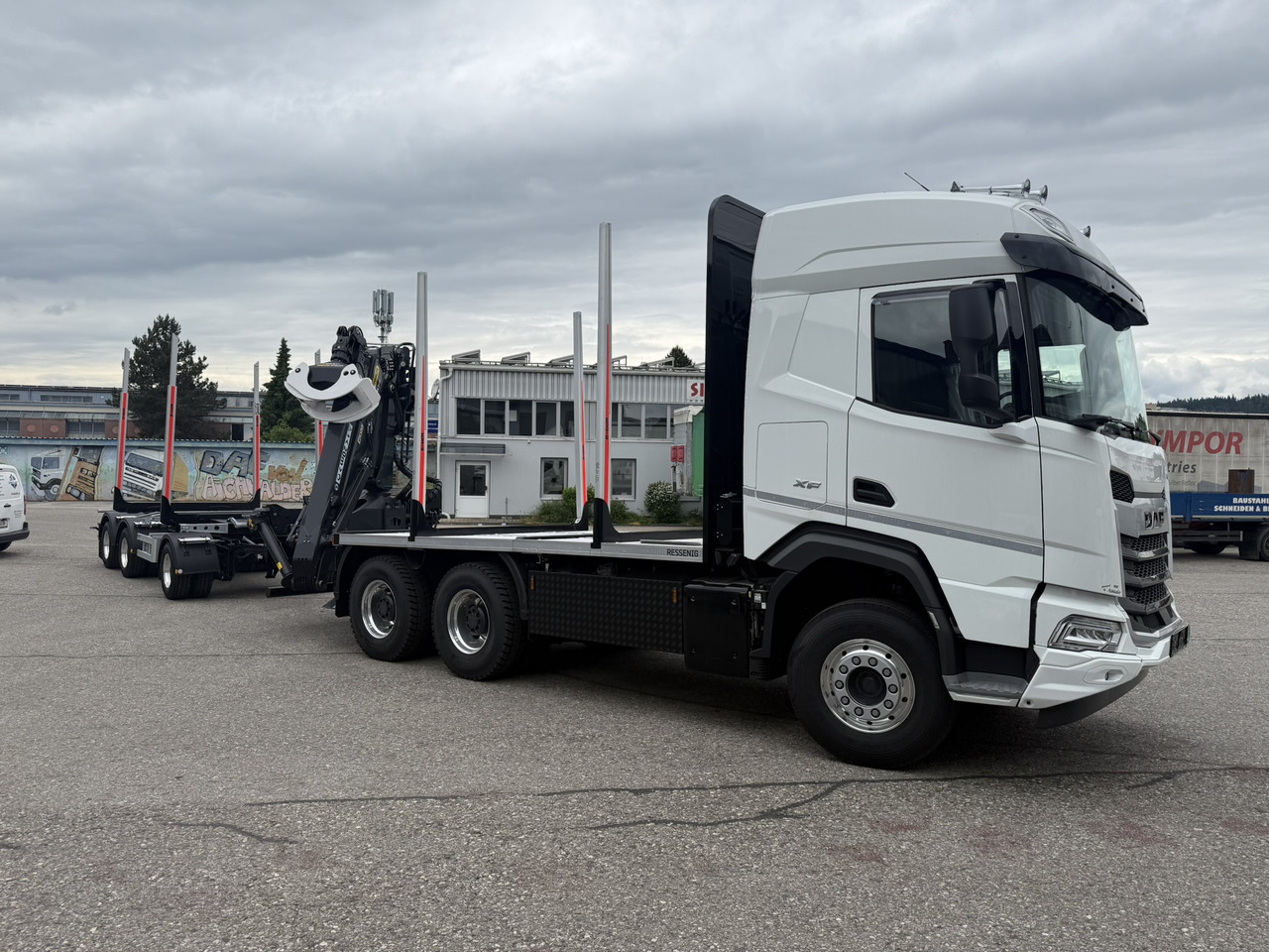 DAF XF FAT XF 530 - Metsaveok, Kraanaga veoauto: pilt 1 DAF XF FAT XF 530 - Metsaveok, Kraanaga veoauto: pilt 1