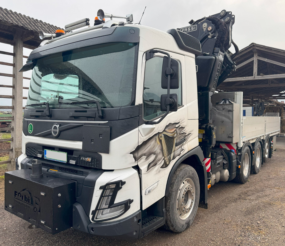 VOLVO Hiab Palfinger Fassi F710-6 JIB-4 - Kraanaga veoauto: pilt 1 VOLVO Hiab Palfinger Fassi F710-6 JIB-4 - Kraanaga veoauto: pilt 1