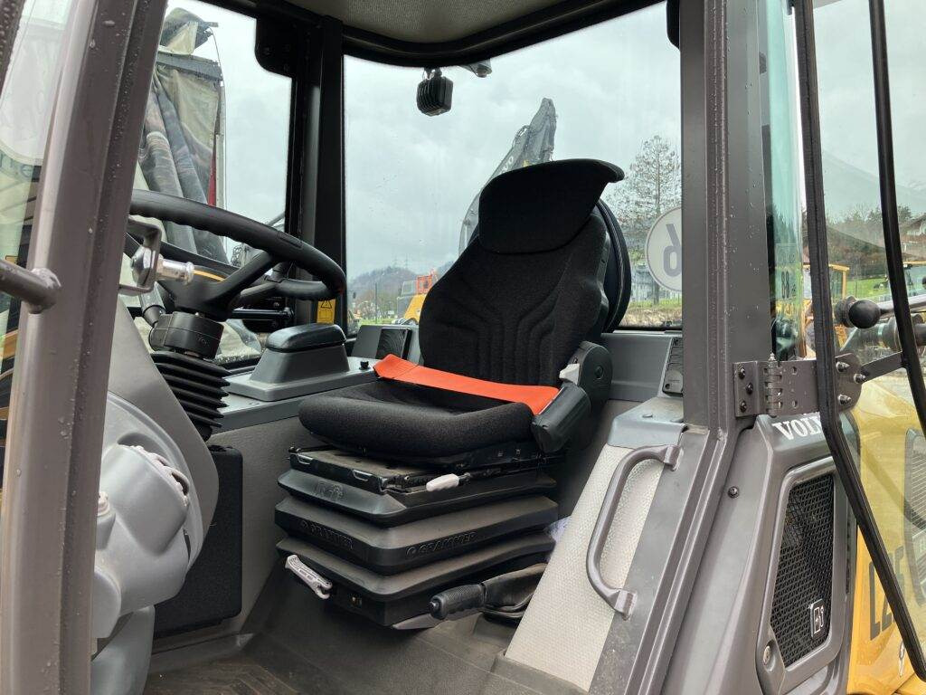 Kompaktlaadur Volvo JL25H Electric: pilt 9