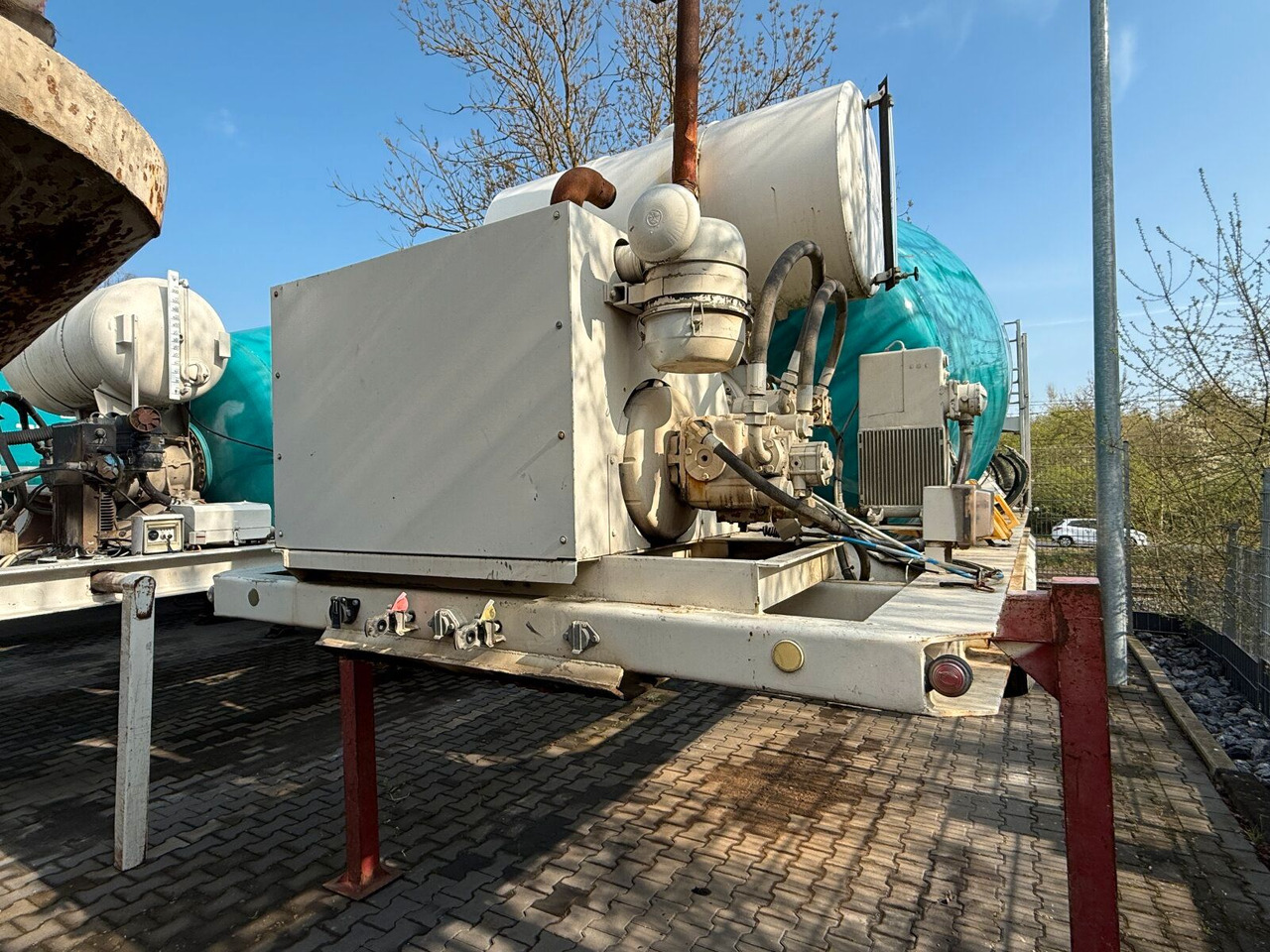 Betonmischer-Auflieger Stetter 10 m³ mit Motor - Autobetoonisegisti: pilt 4 Betonmischer-Auflieger Stetter 10 m³ mit Motor - Autobetoonisegisti: pilt 4