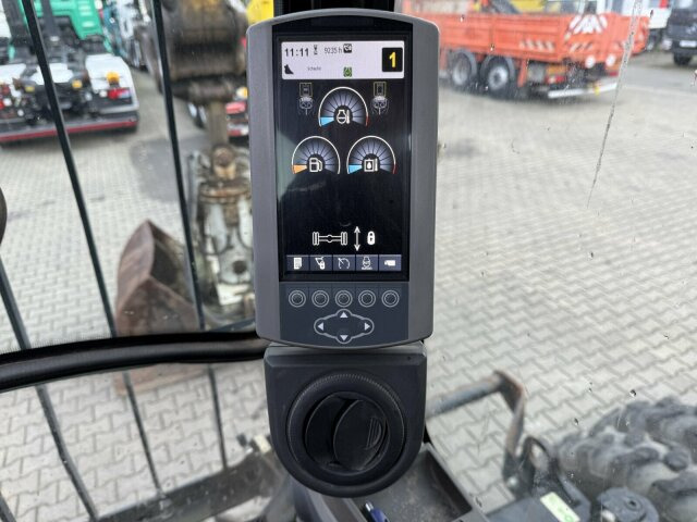 CAT M318D Mobilbagger *9.235 h *Schnellw. *Greifer - Ratastel ekskavaator: pilt 3 CAT M318D Mobilbagger *9.235 h *Schnellw. *Greifer - Ratastel ekskavaator: pilt 3