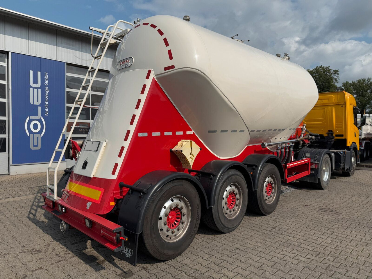 Feldbinder O.ME.P.S Silo Auflieger 27 m³ 3 Achs - Silo poolhaagis: pilt 3 Feldbinder O.ME.P.S Silo Auflieger 27 m³ 3 Achs - Silo poolhaagis: pilt 3