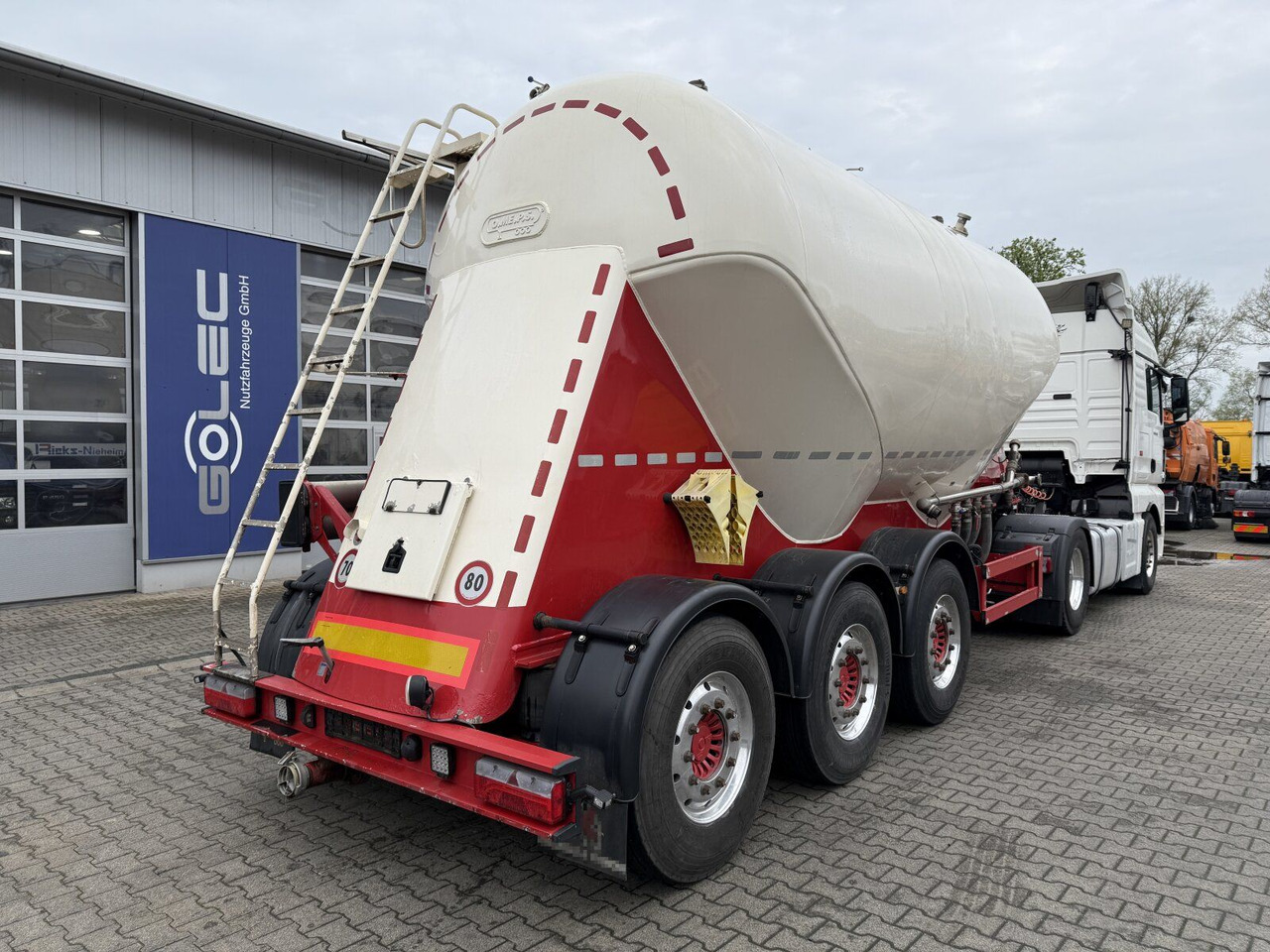 Feldbinder O.ME.P.S Silo Auflieger 39,3 Tonnen 3 Achs - Silo poolhaagis: pilt 3 Feldbinder O.ME.P.S Silo Auflieger 39,3 Tonnen 3 Achs - Silo poolhaagis: pilt 3