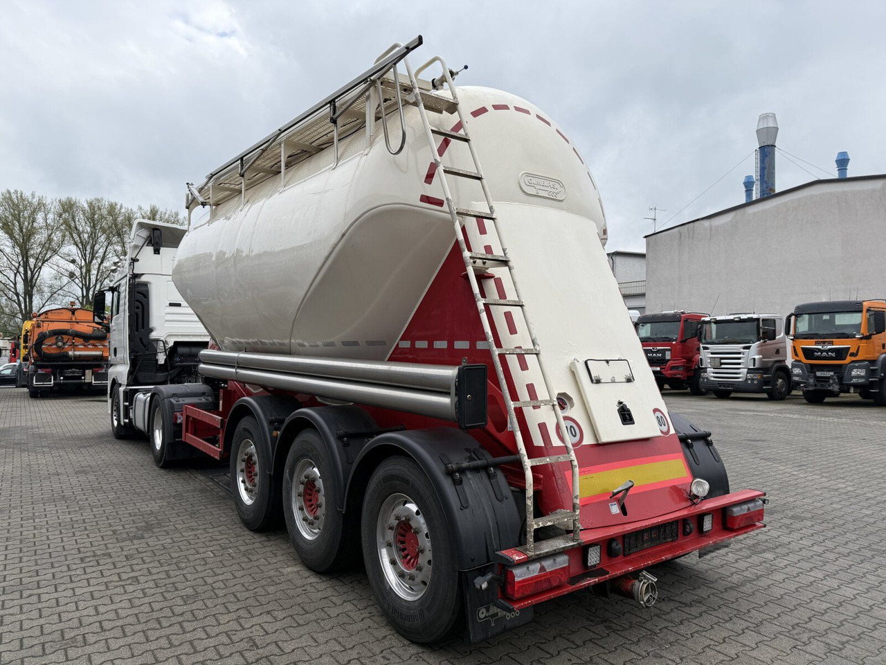 Feldbinder O.ME.P.S Silo Auflieger 39,3 Tonnen 3 Achs - Silo poolhaagis: pilt 4 Feldbinder O.ME.P.S Silo Auflieger 39,3 Tonnen 3 Achs - Silo poolhaagis: pilt 4