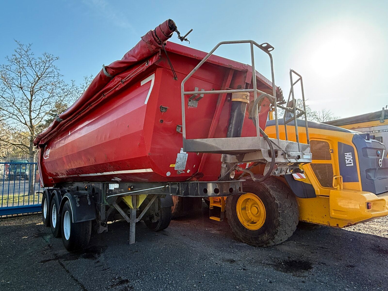 Fliegl DHKA 390 Kippauflieger 3 Achse - Kallur-poolhaagis: pilt 1 Fliegl DHKA 390 Kippauflieger 3 Achse - Kallur-poolhaagis: pilt 1