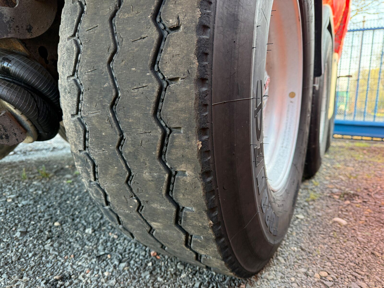 Kallur-poolhaagis Fliegl DHKA 390 Kippauflieger 3 Achse: pilt 10
