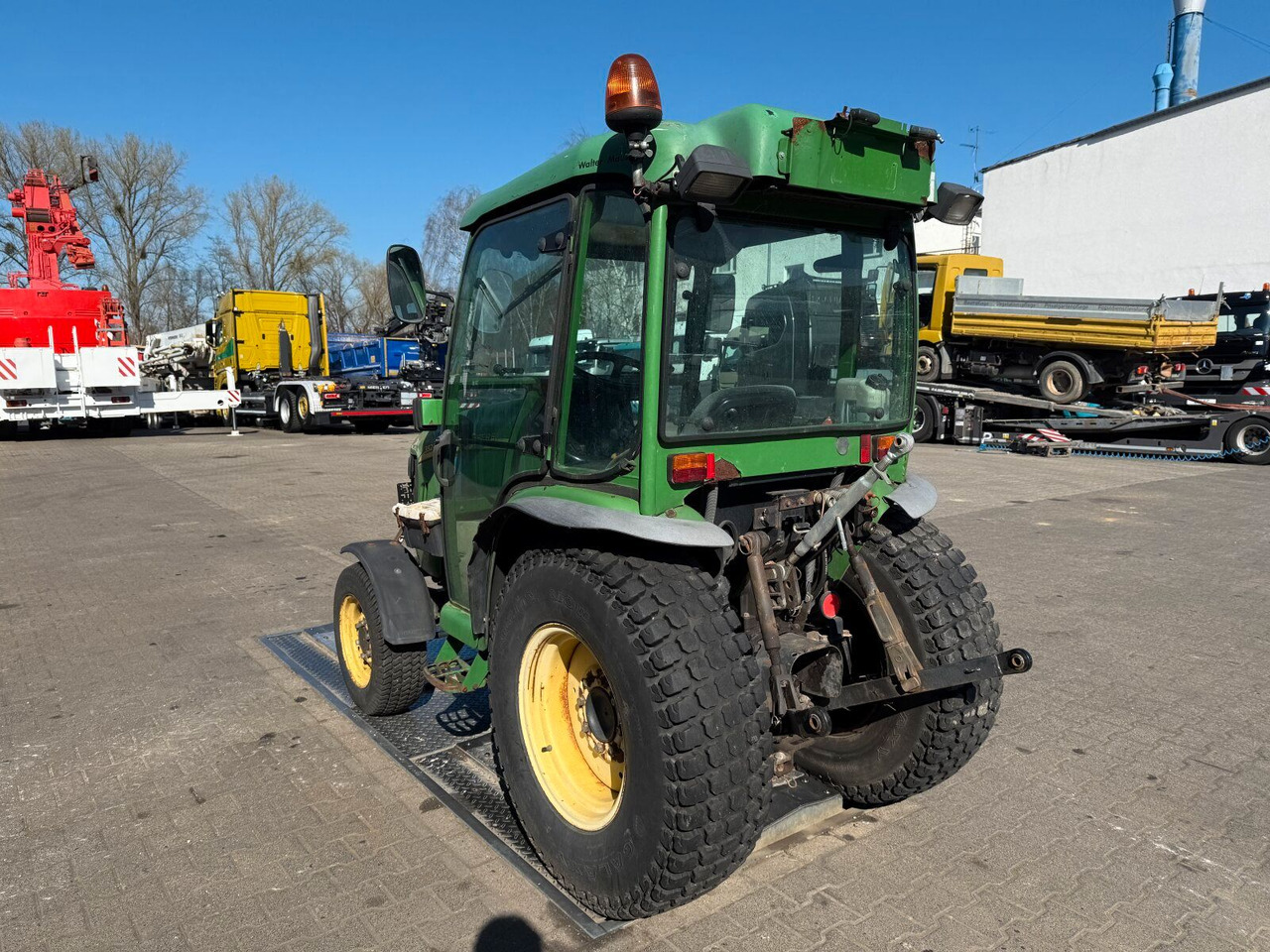 John Deere 3520 Kommunaltrak. Frontkraftheber Kuppeldreieck - Traktor: pilt 5 John Deere 3520 Kommunaltrak. Frontkraftheber Kuppeldreieck - Traktor: pilt 5