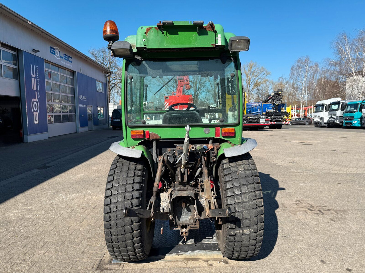 John Deere 3520 Kommunaltrak. Frontkraftheber Kuppeldreieck - Traktor: pilt 4 John Deere 3520 Kommunaltrak. Frontkraftheber Kuppeldreieck - Traktor: pilt 4