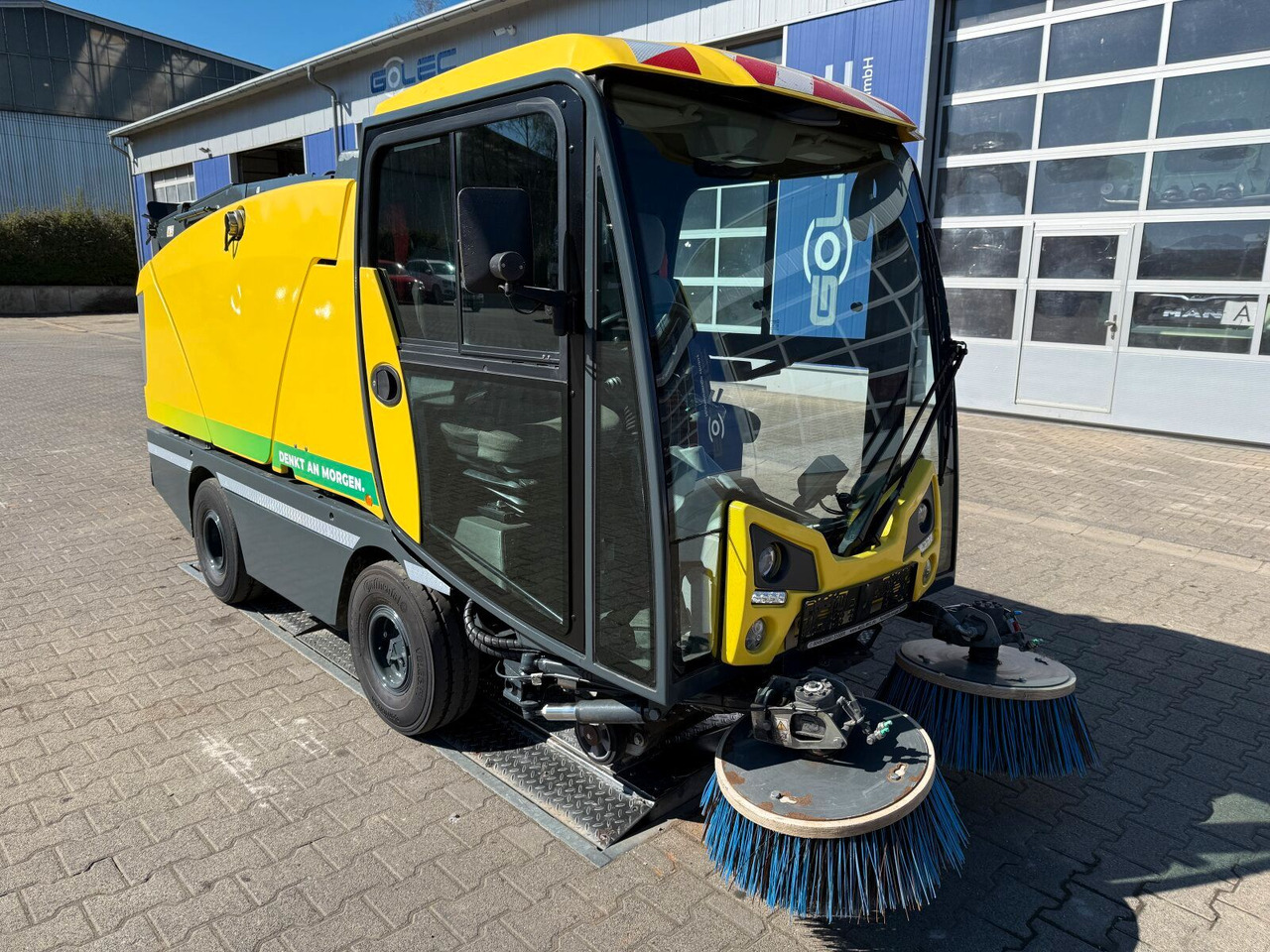 Johnston C202 Kleinkehrmaschine 2 M³ - 6.000 h - Tänavapühkimismasin: pilt 1 Johnston C202 Kleinkehrmaschine 2 M³ - 6.000 h - Tänavapühkimismasin: pilt 1