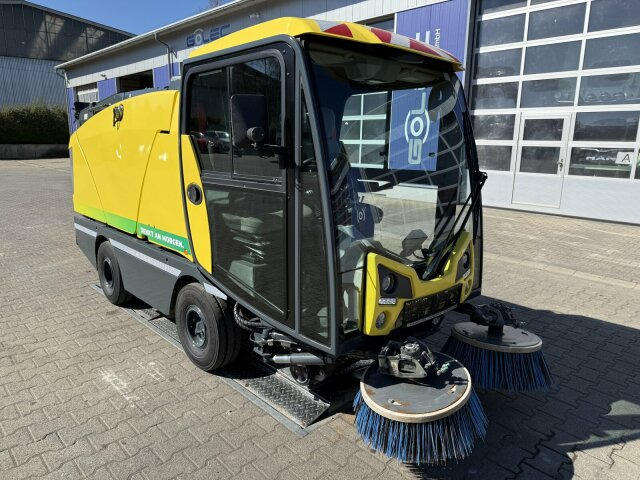 Johnston C202 Kleinkehrmaschine 2 M³ - 6.000 h - Tänavapühkimismasin: pilt 1 Johnston C202 Kleinkehrmaschine 2 M³ - 6.000 h - Tänavapühkimismasin: pilt 1