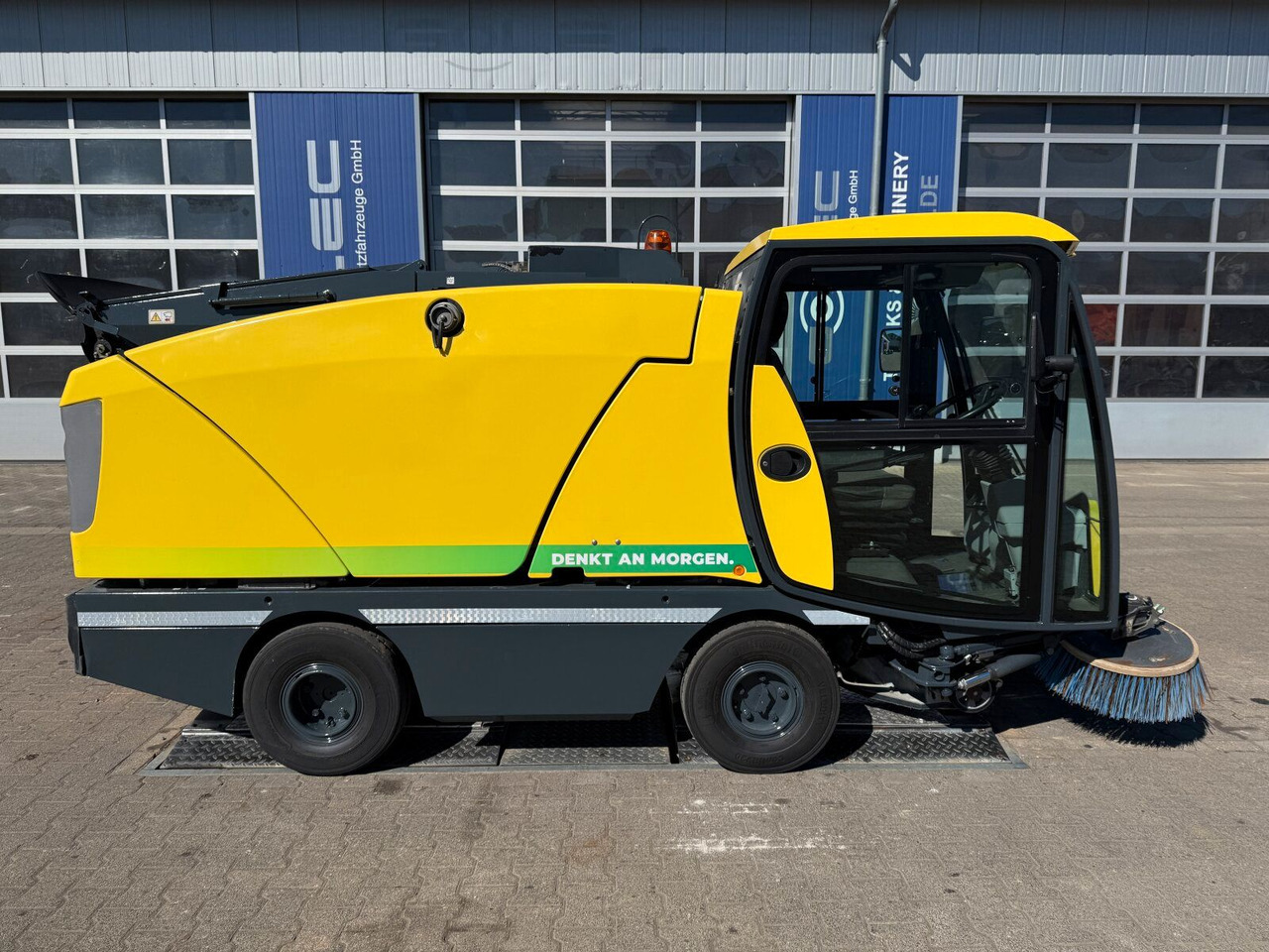 Johnston C202 Kleinkehrmaschine 2 M³ - 6.000 h - Tänavapühkimismasin: pilt 2 Johnston C202 Kleinkehrmaschine 2 M³ - 6.000 h - Tänavapühkimismasin: pilt 2