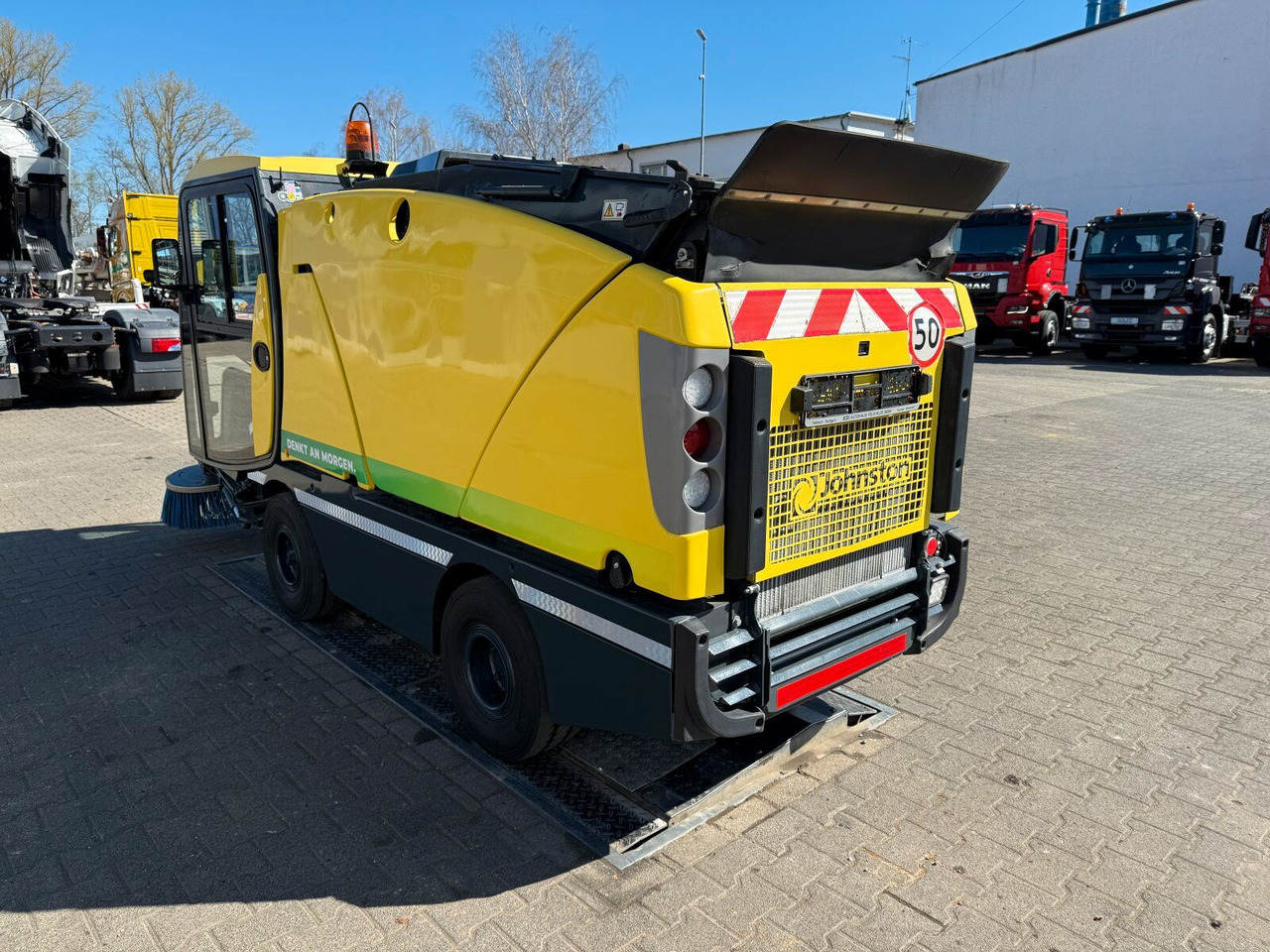 Johnston C202 Kleinkehrmaschine 2 M³ - 6.000 h - Tänavapühkimismasin: pilt 5 Johnston C202 Kleinkehrmaschine 2 M³ - 6.000 h - Tänavapühkimismasin: pilt 5