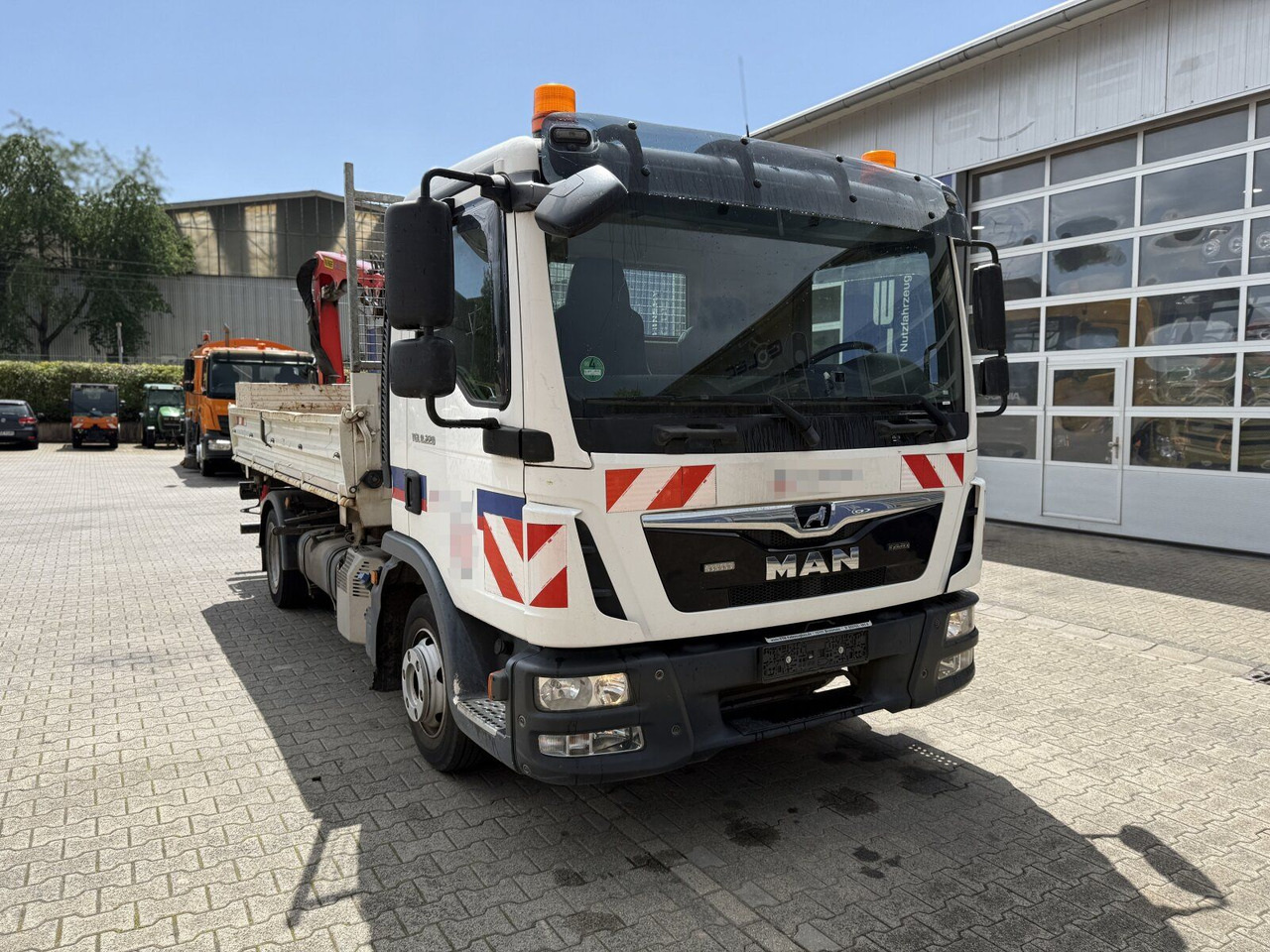 MAN TGL 8.220 4x2 Kipper Kran Palfinger 7.001-K A - Tarbesõiduk kallur: pilt 1 MAN TGL 8.220 4x2 Kipper Kran Palfinger 7.001-K A - Tarbesõiduk kallur: pilt 1