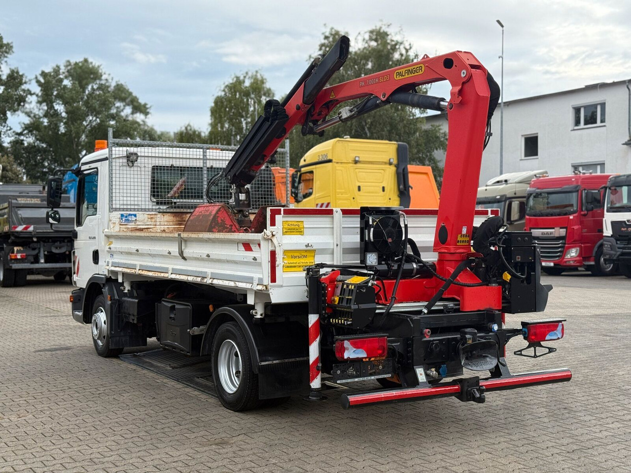 MAN TGL 8.220 4x2 Kipper Kran Palfinger 7.001-K A - Kraanaga veoauto, Kallurauto: pilt 5 MAN TGL 8.220 4x2 Kipper Kran Palfinger 7.001-K A - Kraanaga veoauto, Kallurauto: pilt 5