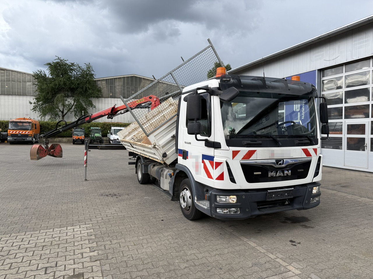 MAN TGL 8.220 4x2 Kipper Kran Palfinger 7.001-K A - Tarbesõiduk kallur: pilt 2 MAN TGL 8.220 4x2 Kipper Kran Palfinger 7.001-K A - Tarbesõiduk kallur: pilt 2
