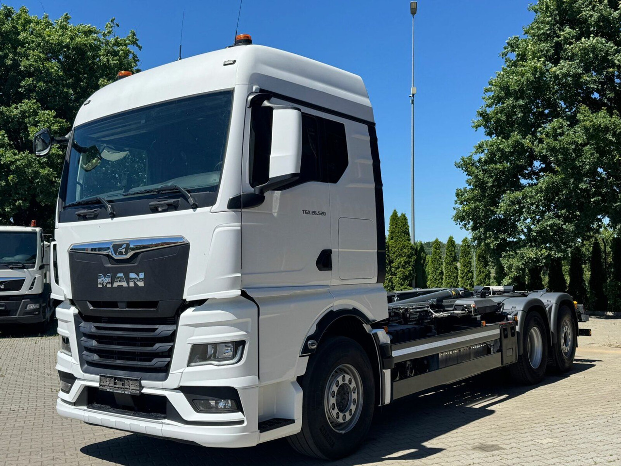 MAN TGX 26.520 6x2 Abrollkipper MEILLER RS 21.70 - Konkstõstukiga veoauto: pilt 2 MAN TGX 26.520 6x2 Abrollkipper MEILLER RS 21.70 - Konkstõstukiga veoauto: pilt 2
