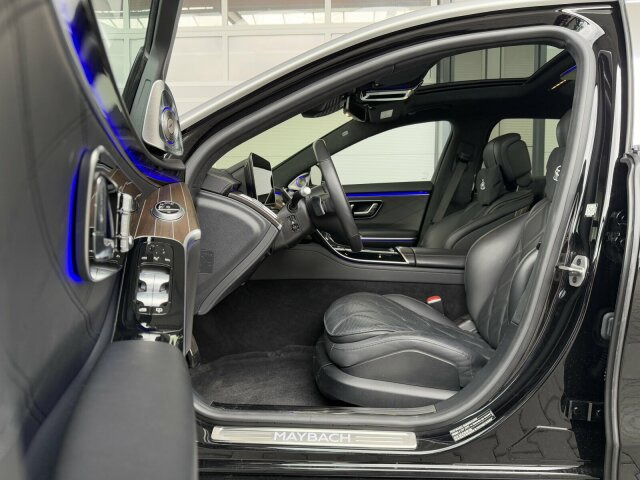 Maybach Mercedes Benz S680 Maybach V12 High-End -Paket - Sedaan: pilt 4 Maybach Mercedes Benz S680 Maybach V12 High-End -Paket - Sedaan: pilt 4