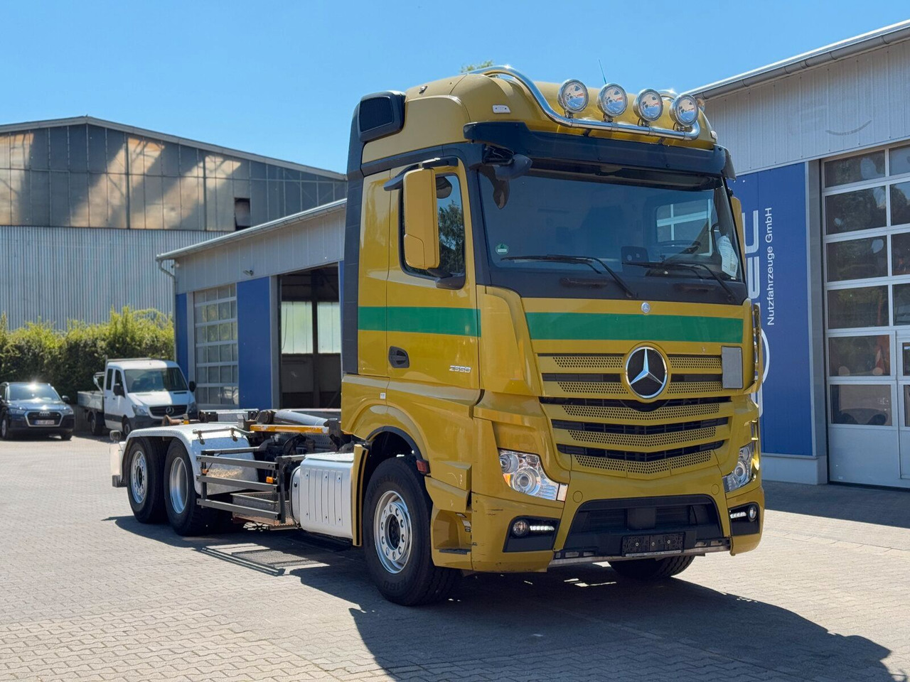 Mercedes-Benz ACTROS 2558 6x2 Abrollkipper *Lenkachse Retarder - Konkstõstukiga veoauto: pilt 1 Mercedes-Benz ACTROS 2558 6x2 Abrollkipper *Lenkachse Retarder - Konkstõstukiga veoauto: pilt 1