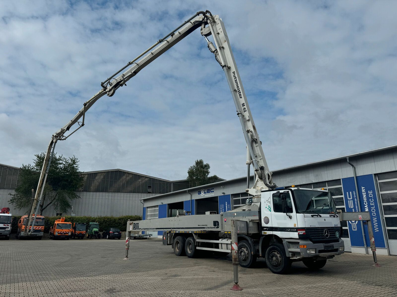 Mercedes-Benz ACTROS 3240 8x4 Betonpumpe PUTZMEISTER BSF 42 M - Betoonipump: pilt 2 Mercedes-Benz ACTROS 3240 8x4 Betonpumpe PUTZMEISTER BSF 42 M - Betoonipump: pilt 2