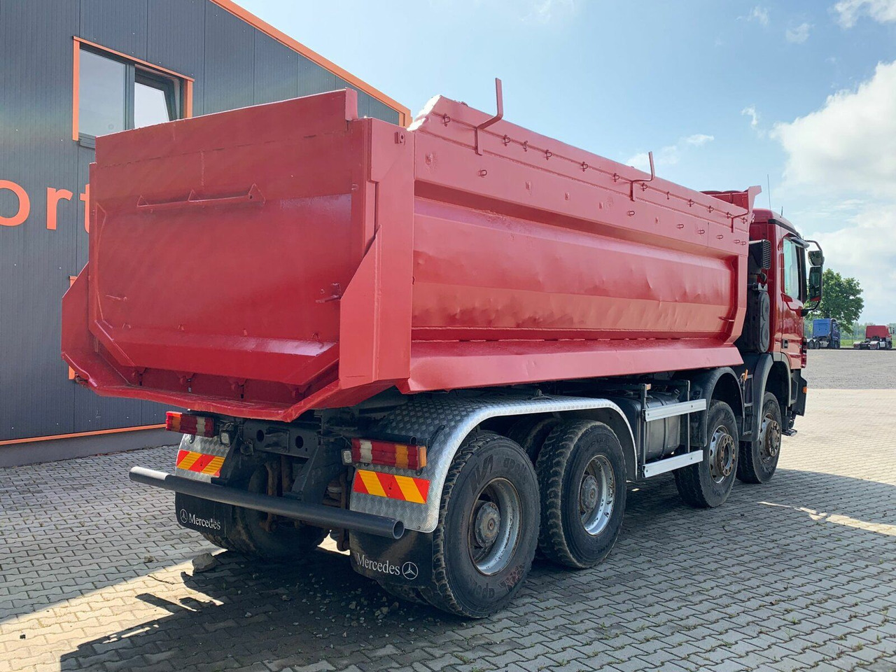 Mercedes-Benz ACTROS 4141 EURO4 8x8 Muldenkipper - Kallurauto: pilt 5 Mercedes-Benz ACTROS 4141 EURO4 8x8 Muldenkipper - Kallurauto: pilt 5