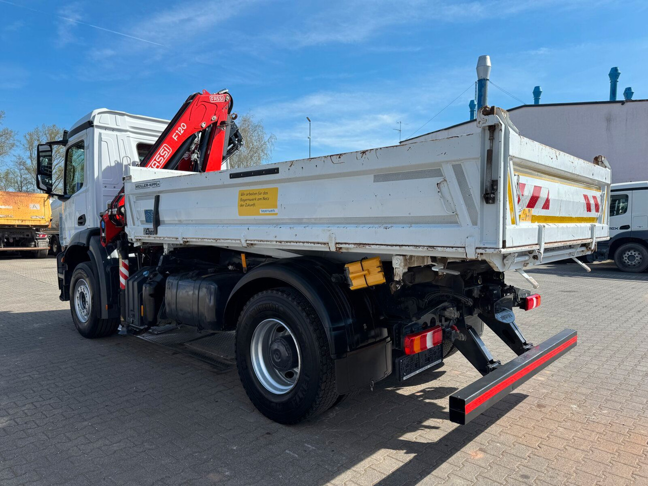 Kallurauto, Kraanaga veoauto Mercedes-Benz AROCS 1832 4x2 Euro 6 Kipper Kran FASSI F120FB: pilt 5