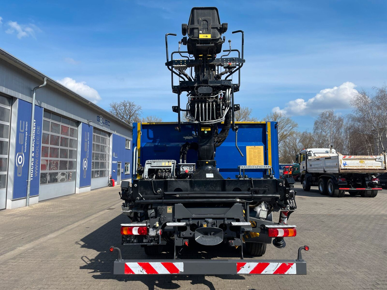 Mercedes-Benz AROCS 2536 6x2*4 Kipper Kran HIAB - Kallurauto, Kraanaga veoauto: pilt 4 Mercedes-Benz AROCS 2536 6x2*4 Kipper Kran HIAB - Kallurauto, Kraanaga veoauto: pilt 4