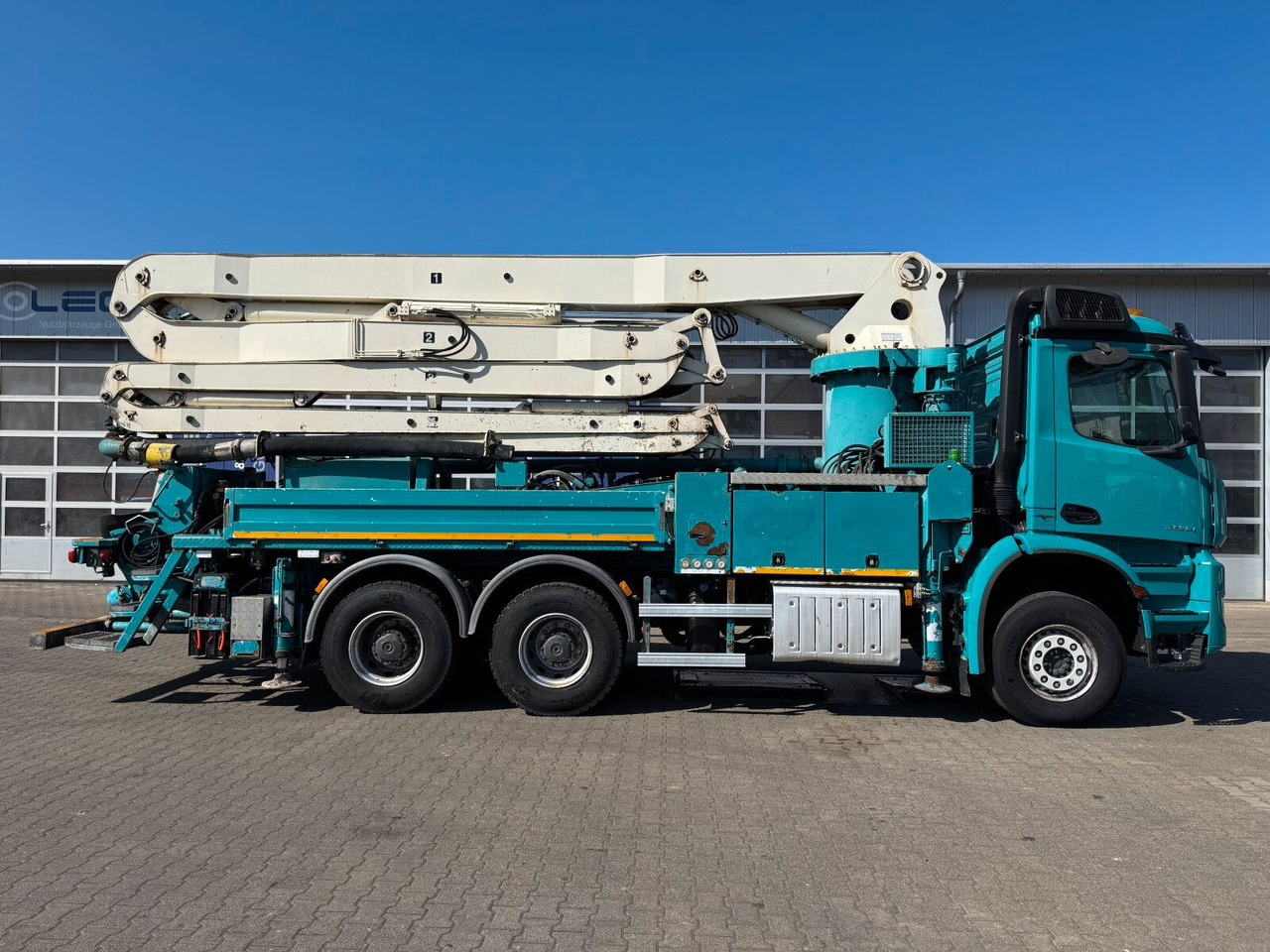 Mercedes-Benz AROCS 2844 6x4 Euro 6 Betonpumpe SERMAC 5Z33 - Betoonipump: pilt 3 Mercedes-Benz AROCS 2844 6x4 Euro 6 Betonpumpe SERMAC 5Z33 - Betoonipump: pilt 3