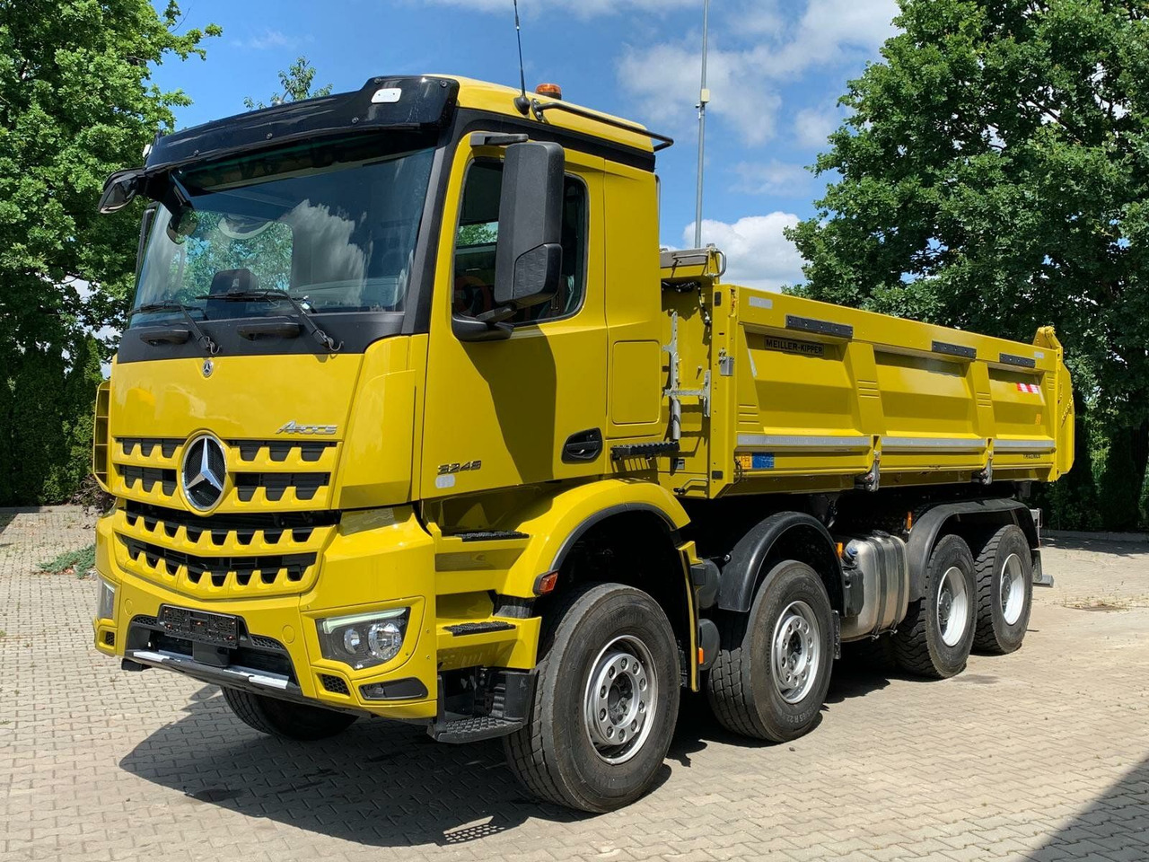 Mercedes-Benz AROCS 3248 8x4 Euro 6 Meiller Kipper Bordmatik - Kallurauto: pilt 1 Mercedes-Benz AROCS 3248 8x4 Euro 6 Meiller Kipper Bordmatik - Kallurauto: pilt 1