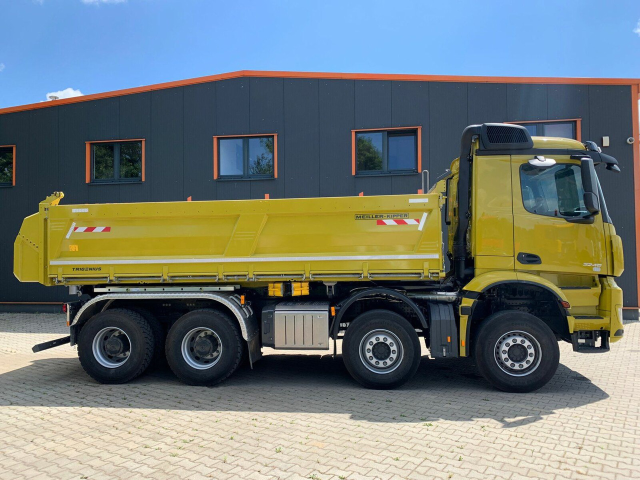 Mercedes-Benz AROCS 3248 8x4 Euro 6 Meiller Kipper Bordmatik - Kallurauto: pilt 4 Mercedes-Benz AROCS 3248 8x4 Euro 6 Meiller Kipper Bordmatik - Kallurauto: pilt 4