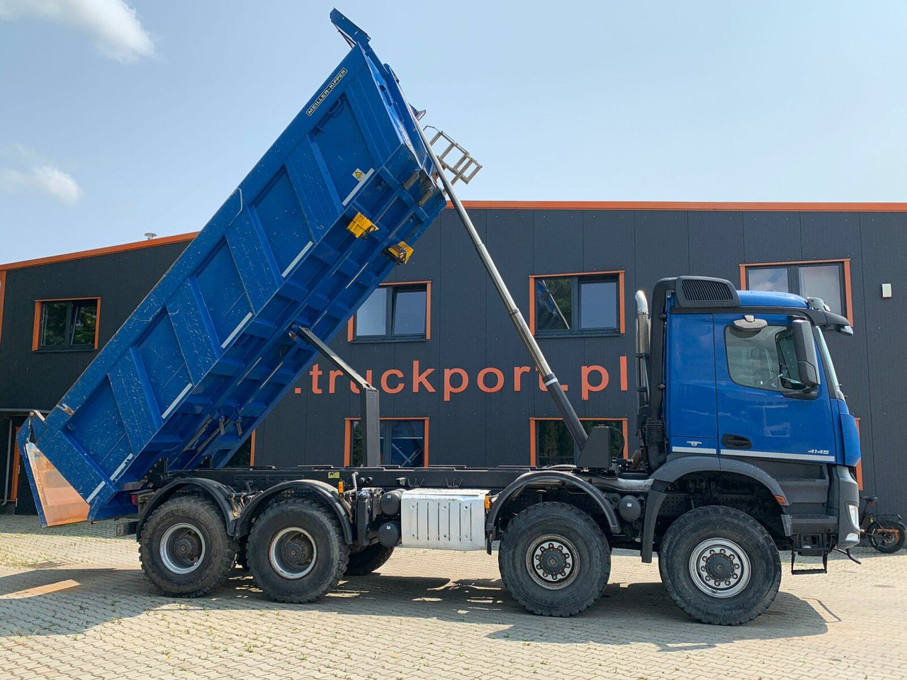 Mercedes-Benz AROCS 4145 8x8 EURO6 Muldenkipper TOP! - Kallurauto: pilt 4 Mercedes-Benz AROCS 4145 8x8 EURO6 Muldenkipper TOP! - Kallurauto: pilt 4