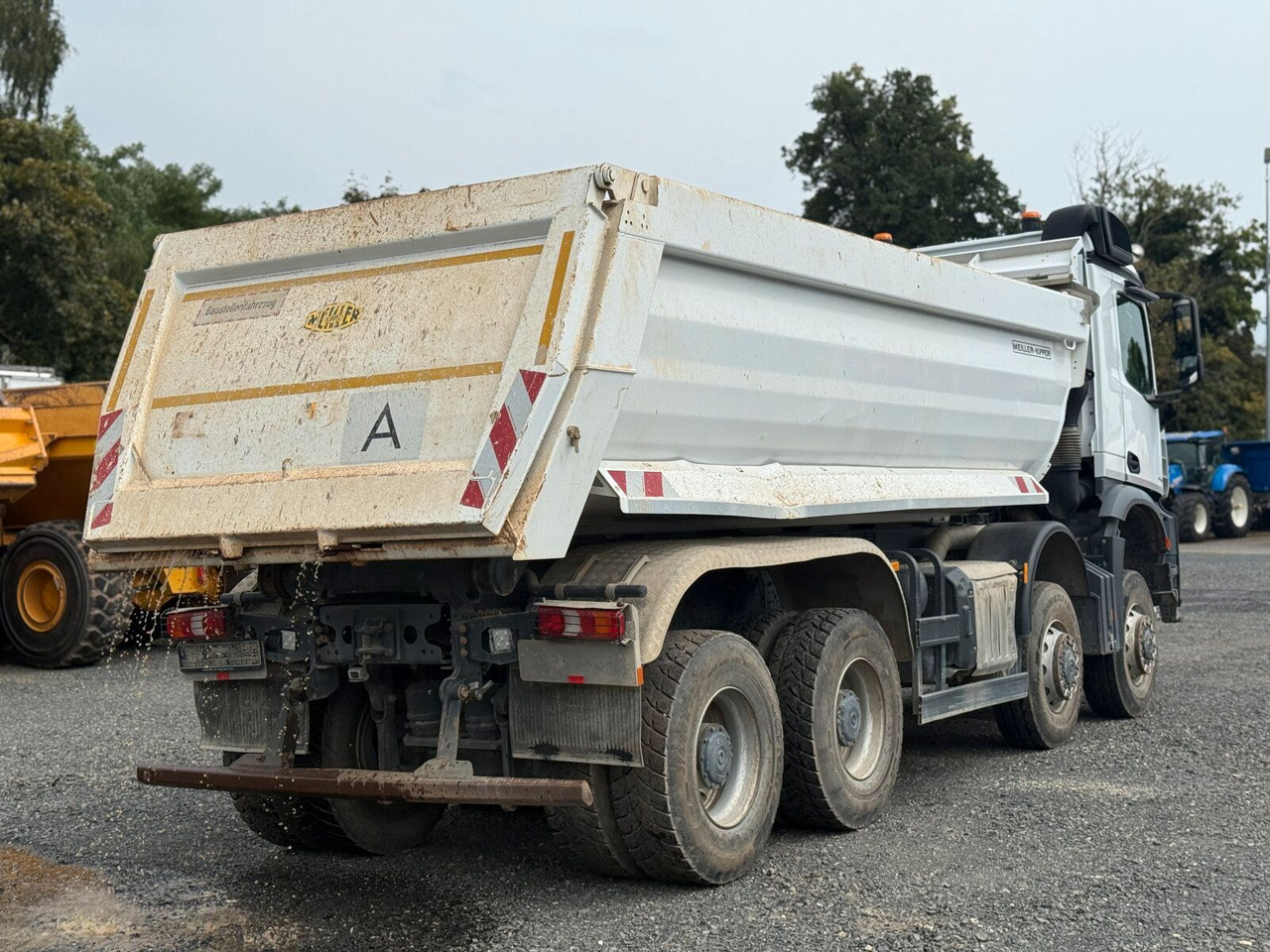 Mercedes-Benz AROCS 4145 8x8 Meiller Muldenkipper - Nöörtõstukiga veoauto: pilt 4 Mercedes-Benz AROCS 4145 8x8 Meiller Muldenkipper - Nöörtõstukiga veoauto: pilt 4