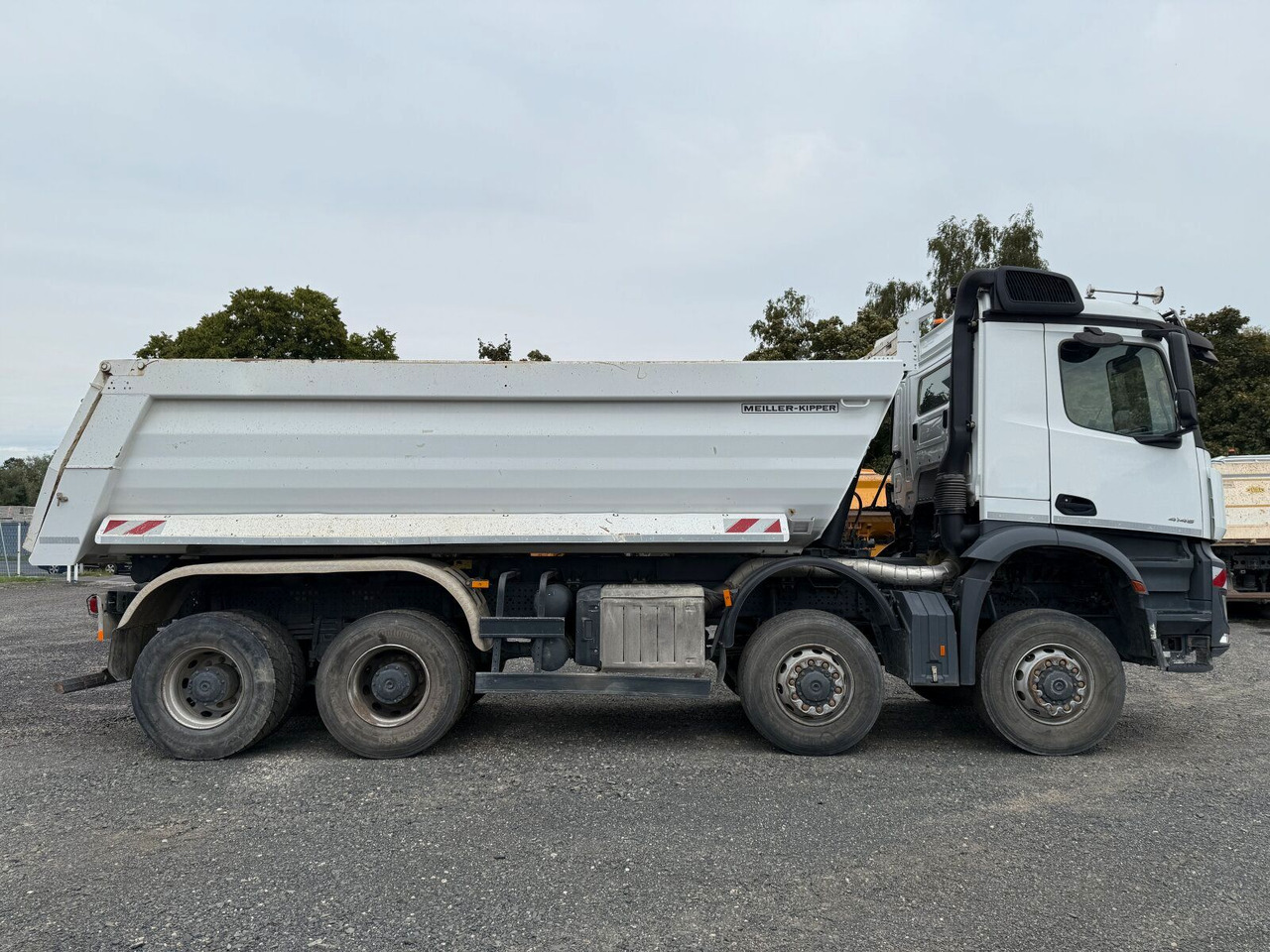 Mercedes-Benz AROCS 4145 8x8 Meiller Muldenkipper - Nöörtõstukiga veoauto: pilt 3 Mercedes-Benz AROCS 4145 8x8 Meiller Muldenkipper - Nöörtõstukiga veoauto: pilt 3
